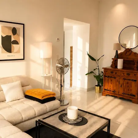 Geraeumige Mit Terrasse - Naehe Tulln & Wien Appartement