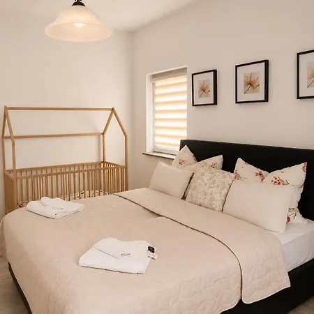 Appartement Geraeumige Mit Terrasse - Naehe Tulln & Wien *
