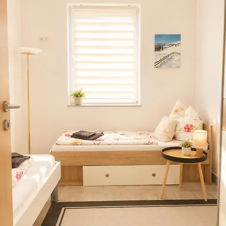 Geraeumige Mit Terrasse - Naehe Tulln & Wien Appartement Sankt Andra vor dem Hagenthale